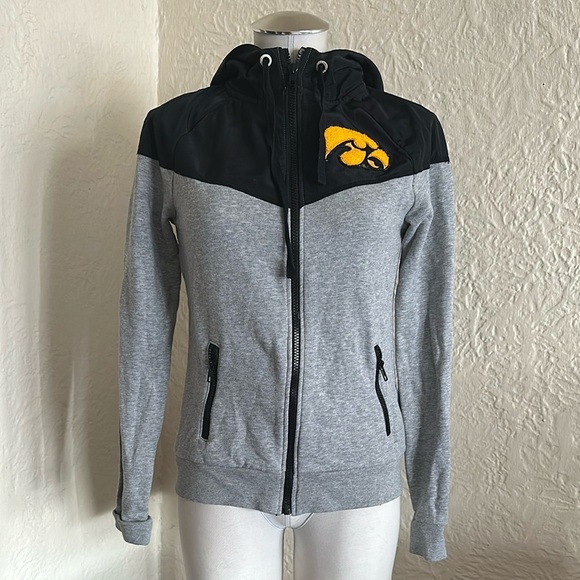 Victoria’s Secret Pink Iowa Hawkeyes Gray Black Hooded Sweatshirt Small - Picture 1 of 9